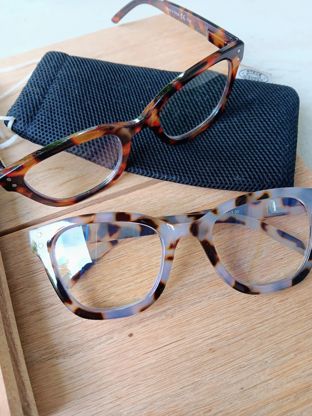 Tortoise Shell Retro Style Readers +3.0 - Picture 2 of 4